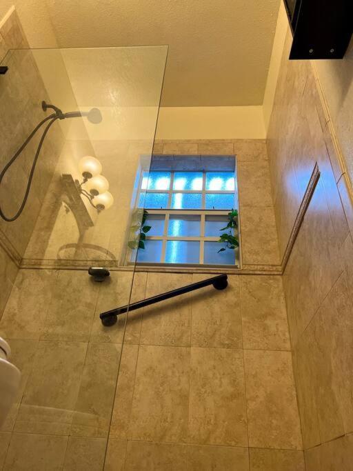 Cozy 1-Bedroom Rental In Miami Extérieur photo